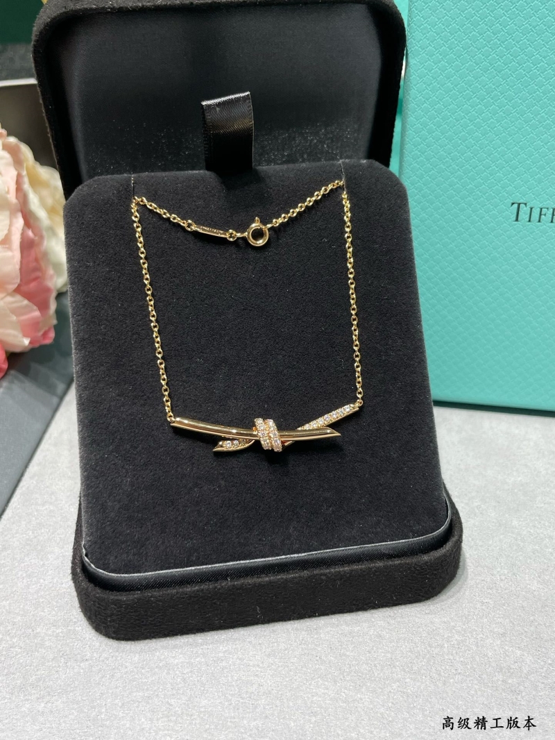 T*f*ny necklaces